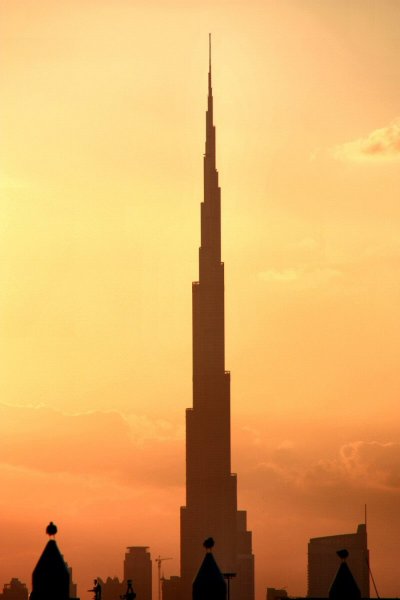 Burj Khalifa - najvyšší a najmodernejší mrakodrap všetkých čias .